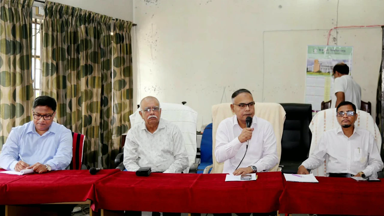 শিক্ষক-কর্মকর্তাদের নির্ধারিত কর্মঘণ্টা নিশ্চিতের আহ্বান ইবি উপাচার্যের