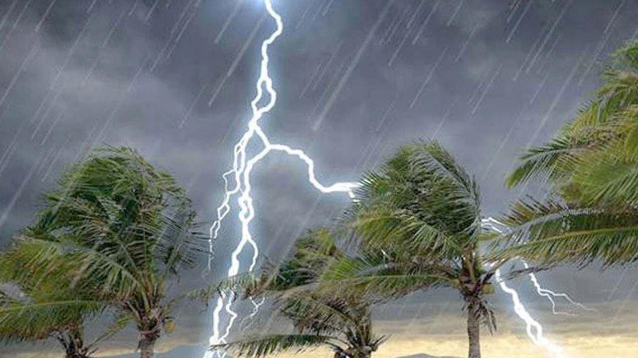 আবহাওয়ার পূর্বাভাসে যা জানাল অধিদপ্তর