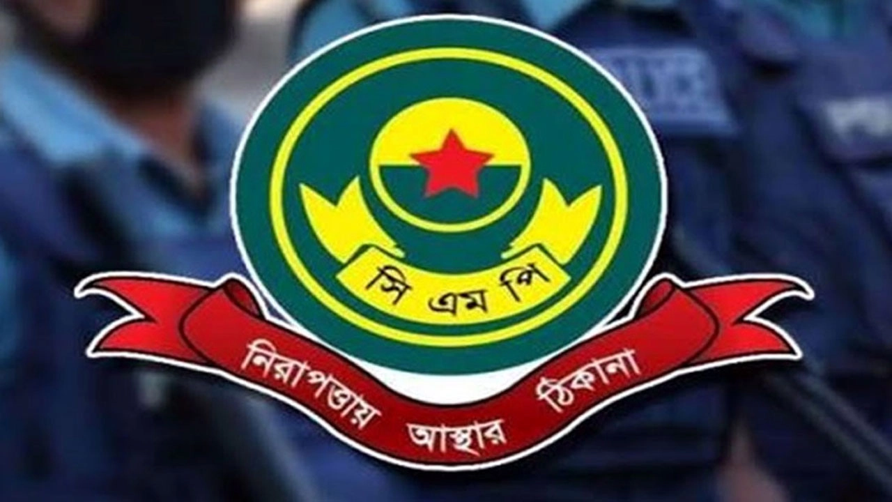 অনলাইন স্ক্যামিংয়ের অভিযোগে চট্টগ্রামে ৬৩ বিদেশি আটক