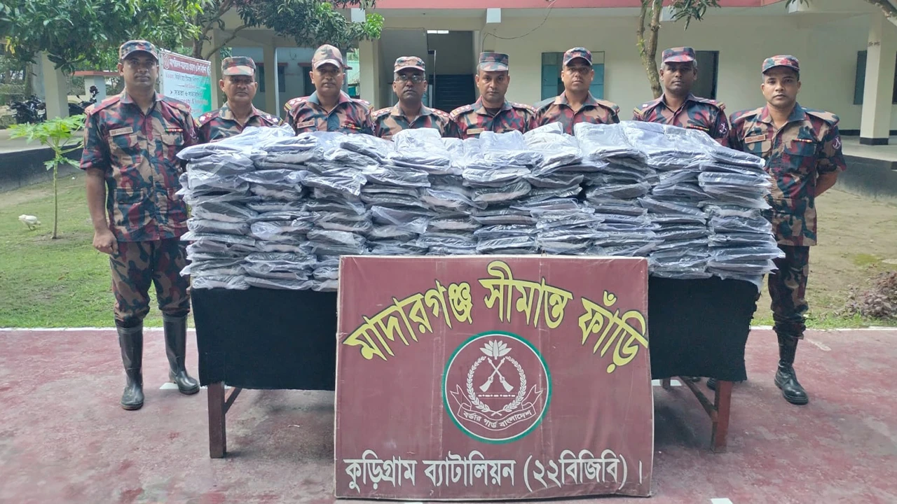 সীমান্তে বিজিবির অভিযানে ২০ লাখ টাকার চোরাচালানি পণ্য জব্দ