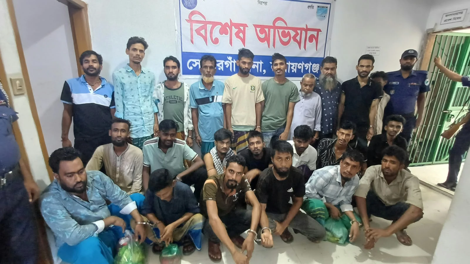 সোনারগাঁয়ে পুলিশের বিশেষ অভিযান, গ্রেপ্তার ২৪