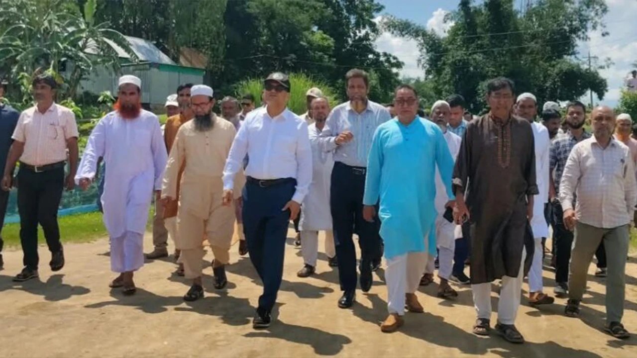 দুই নদীর ওপর সেতু নির্মাণের পরিকল্পনা, পরিদর্শনে প্রকল্প পরিচালক