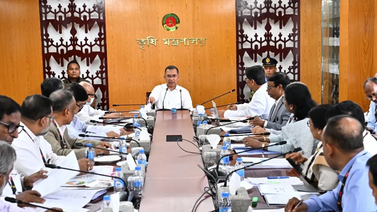 কৃষিপণ্যের আমদানি কমিয়ে উৎপাদন বাড়ানোর আহ্বান প্রধানমন্ত্রীর