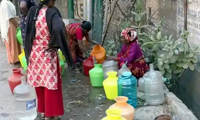 ৯০ দিন ধরে পানি নেই কলকাতার মুসলিম কলোনিতে, উচ্ছেদ চেষ্টার অভিযোগ