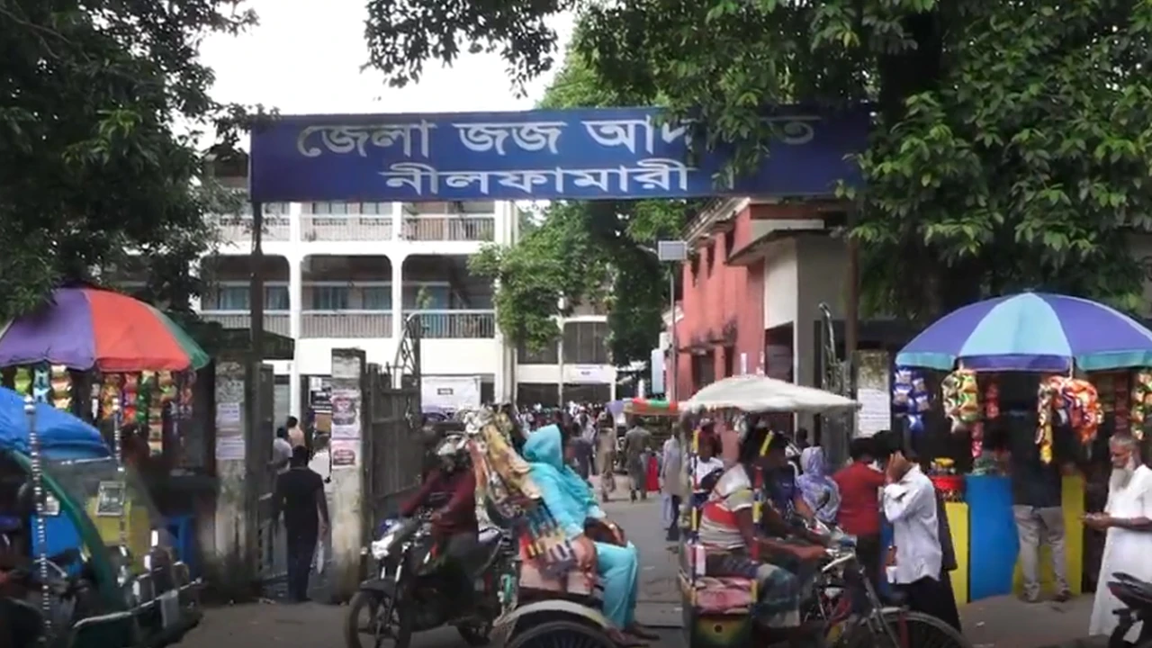 তরুণীর আপত্তিকর ছবি ফেসবুকে ছড়িয়ে দেওয়ার দায়ে আটক ৩