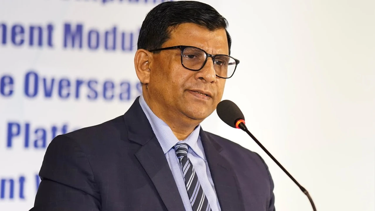 মালয়েশিয়ার বন্ধ থাকা শ্রমবাজার উন্মুক্ত করতে কাজ করছে সরকার