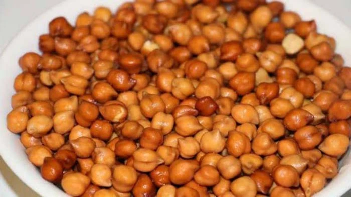 খালি পেটে কাঁচা ছোলা কেন খাবেন?
