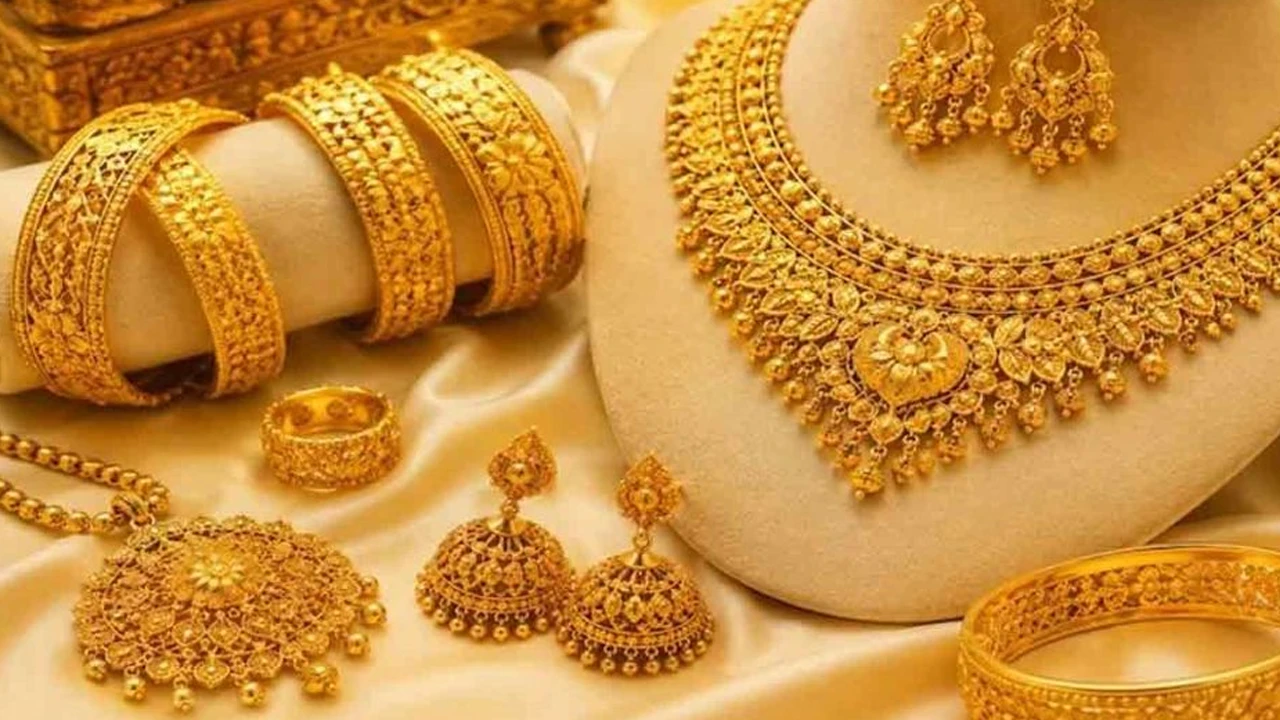 দেশের বাজারে আজ যে দরে বিক্রি হচ্ছে স্বর্ণ
