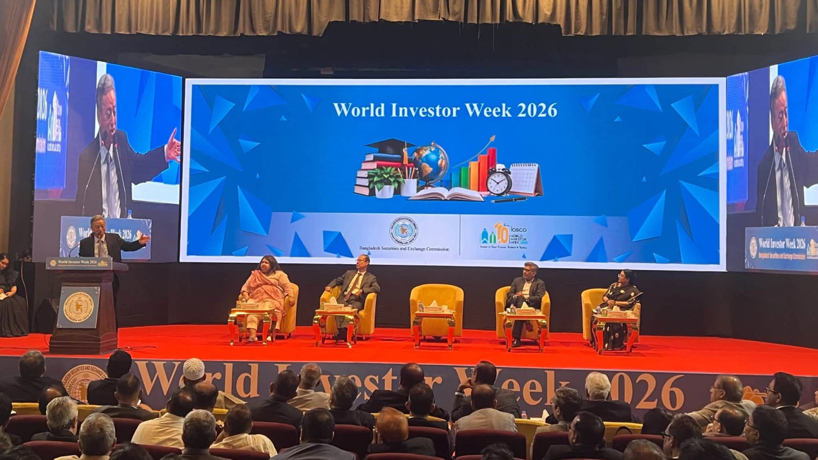 ক্যাপিটাল মার্কেটে আমরা আত্মনিয়ন্ত্রণ ও পেশাদারত্ব দেখতে চাই: অর্থমন্ত্রী