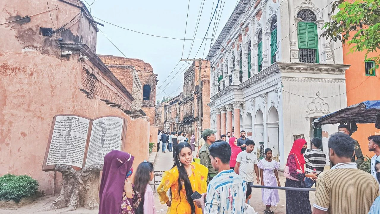 পর্যটকের পদচারণায় মুখর পানামনগর