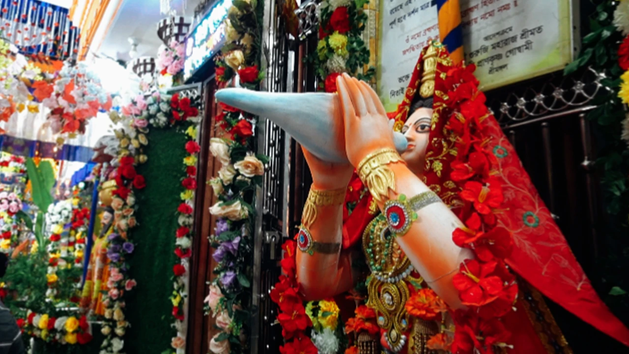 অলহার দুর্গা বাড়ী, বিশ্বাসে গড়া ২৪ বছরের তীর্থস্থান