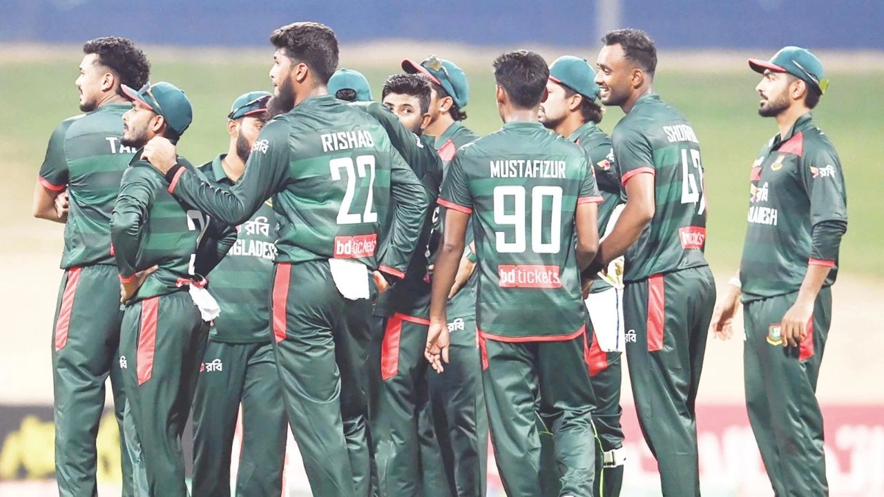 ঘুরে দাঁড়ানোর পথ কোথায়?