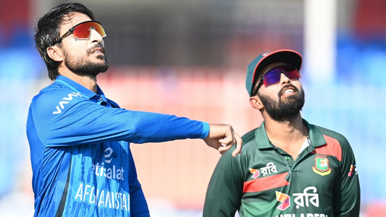 তিন পরিবর্তন নিয়ে ব্যাটিংয়ে বাংলাদেশ, আলিসের অভিষেক