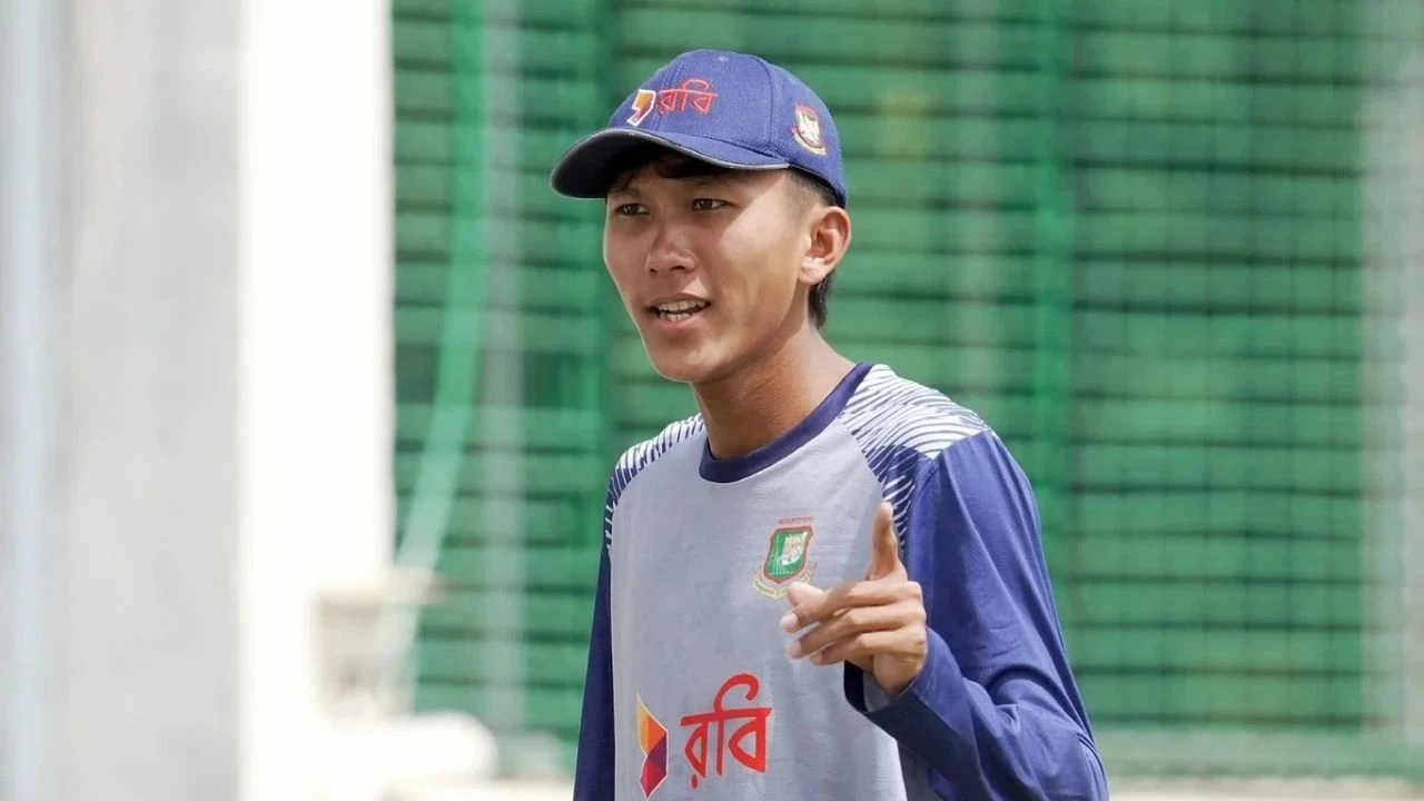 ৬ ফুট ৩ ইঞ্চির অনিক বিসিবির দলে
