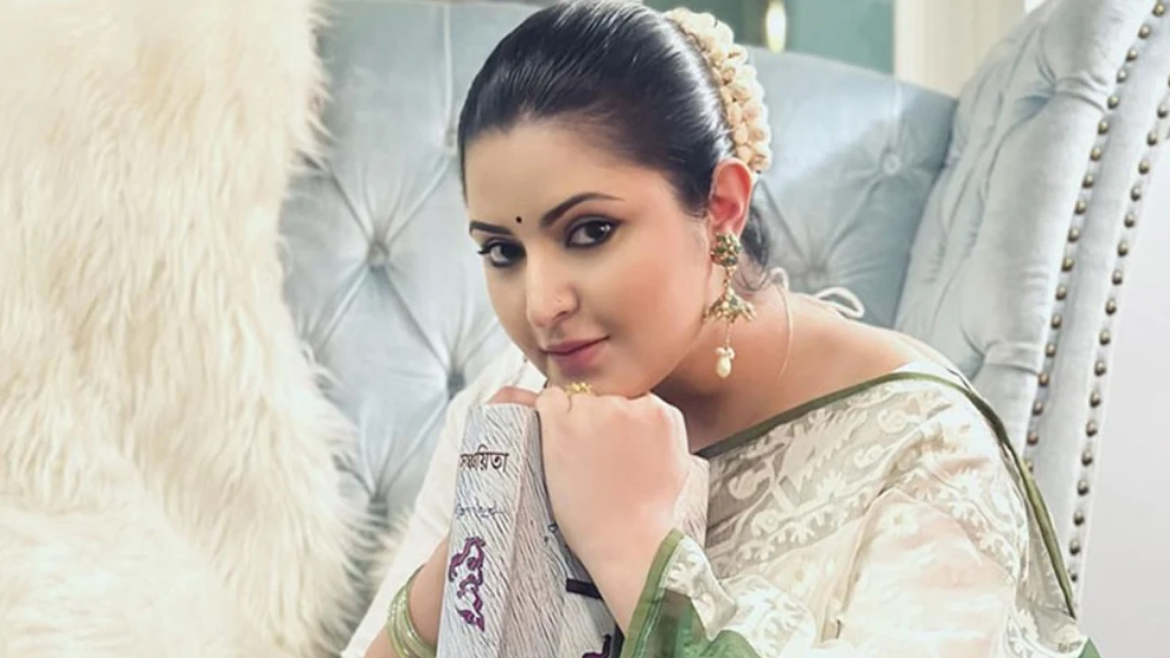 ৩৪ পেরিয়ে পরীমনি