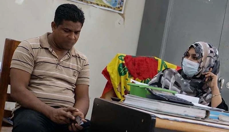 ঘুষকাণ্ডে ভূমি অফিসের ২ কর্মচারীকে প্রত্যাহার, চাকরি গেলো গাড়িচালকের